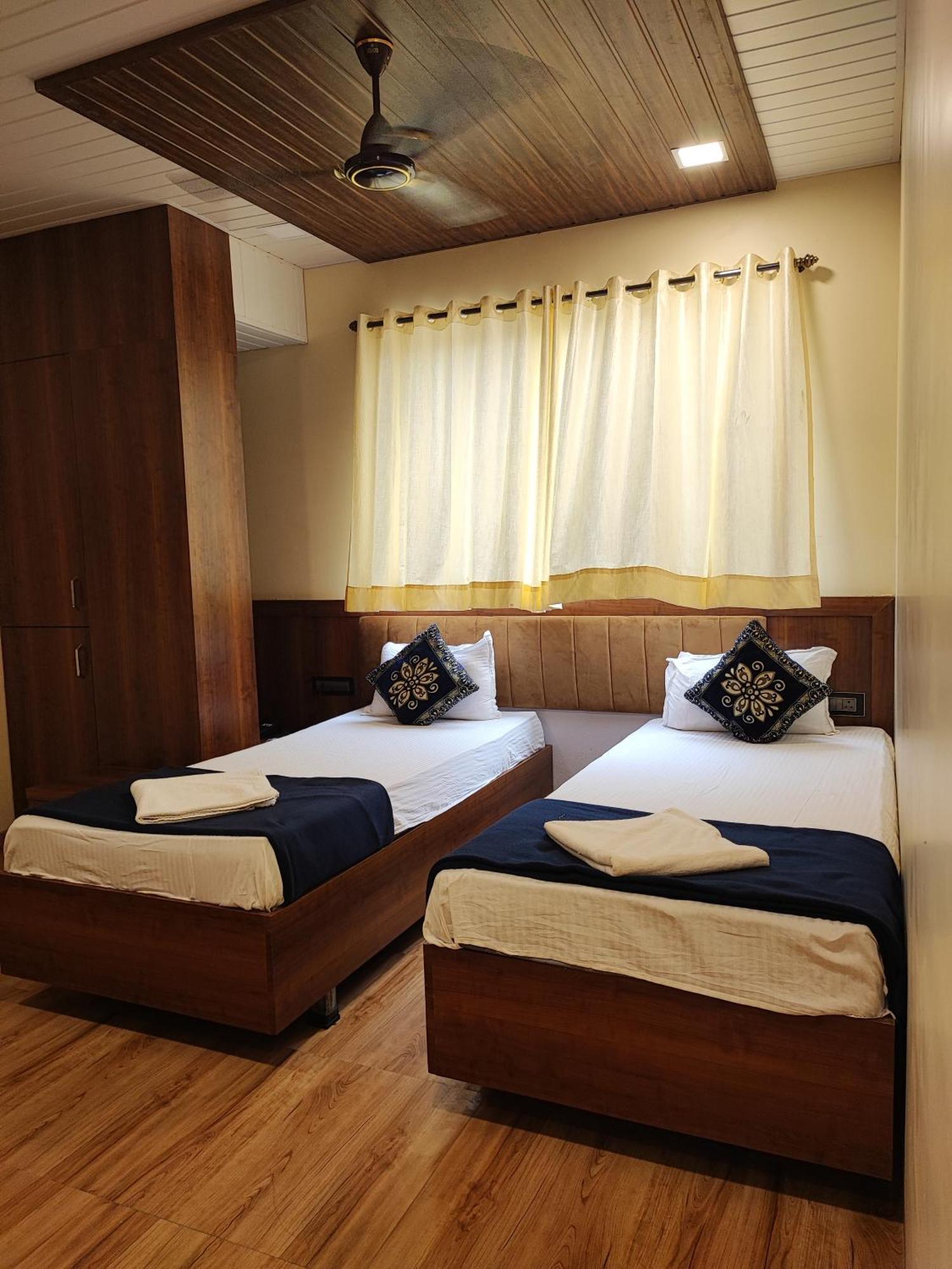 Hotel Starlit Navi Mumbai Exterior photo