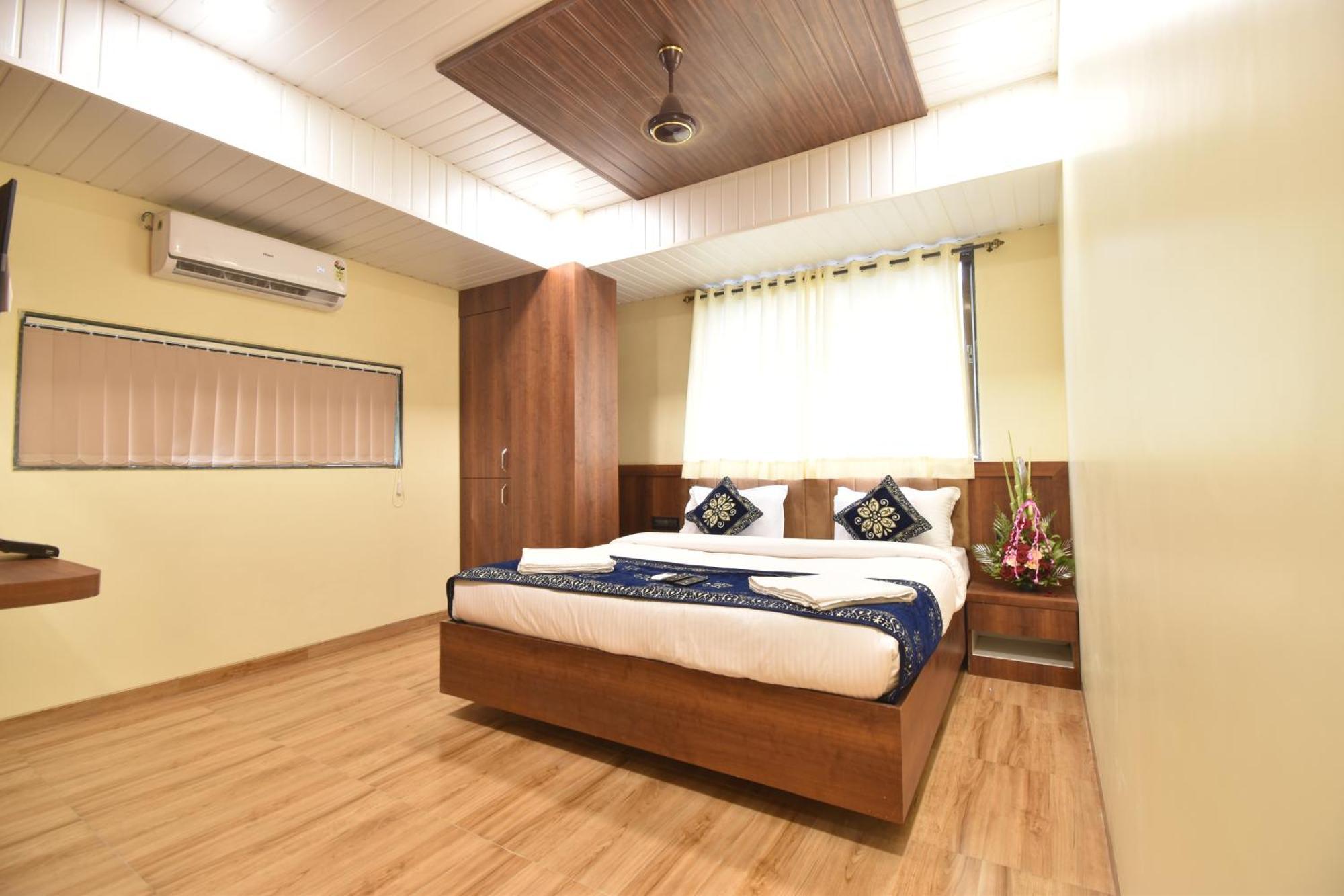 Hotel Starlit Navi Mumbai Room photo
